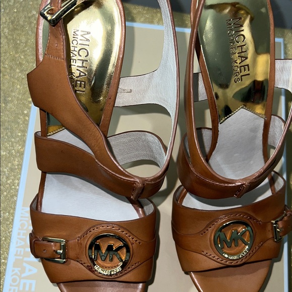 NIB Michael Kors Luggage Candace Platform Sandals - Picture 11 of 16